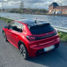 
										Peugeot E-208 136ch GT-Line full									